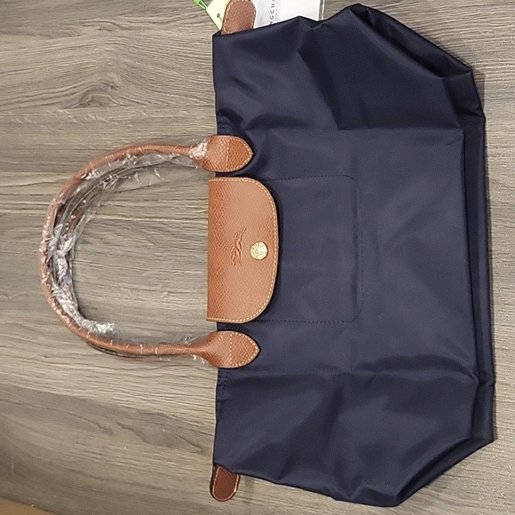 *SOLD* Longchamp Le Pliage Medium bag - Picture 5 of 7